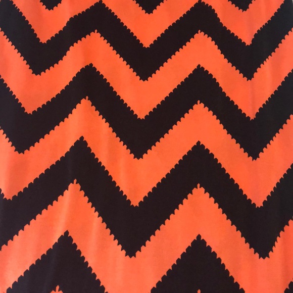 Pink and black zigzag maxi dress - Picture 3 of 4